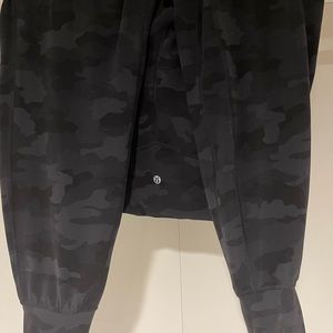 Women’s Lululemon Align Joggers. Size 10